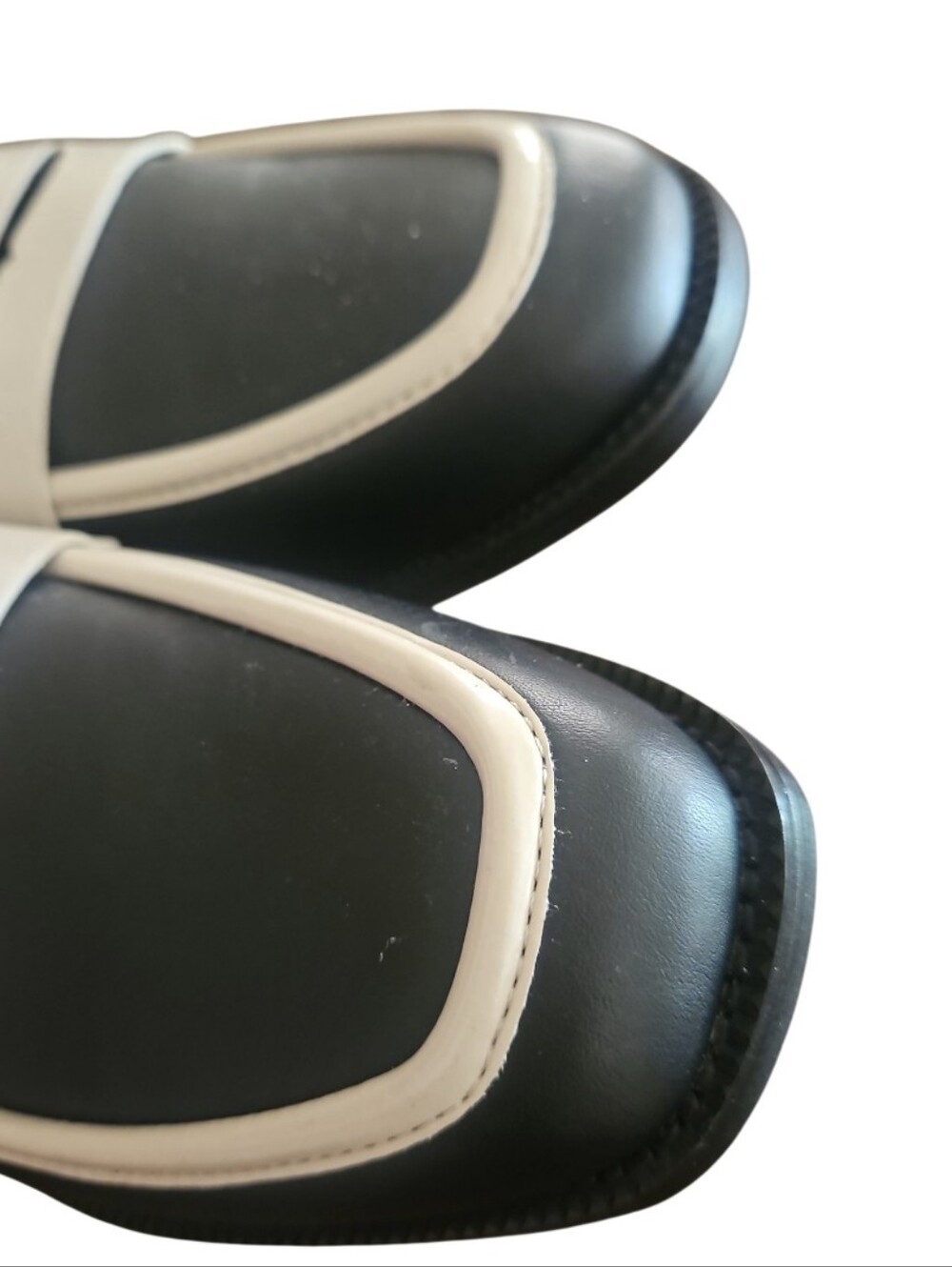 NEW! TORGEIS Teagan Black & Beige Leather Penny Loafers 8. - Picture 3 of 6